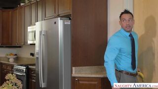 Alexis Adams has make up sex with her man on office desk