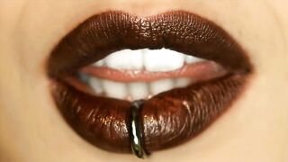 Cheerleader Madison Scott's Lockeroom Lesson Ends in Blowjob