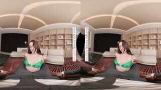 Sexy pornstar Whitney OC loves to ride your cock