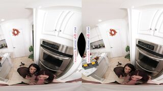 MILF hotties, Jessica Ryan and Reagan Foxx, get a special serving of stuffing this Thanksgiving