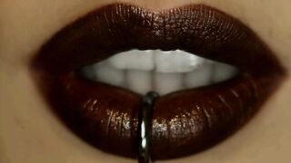 Client Holly Heart fucking in the chair with her big ass