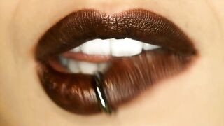 Ryan Conner pulls out masseuse's cock and gives him a happy ending