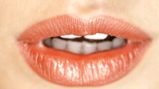 Cougar Reagan Foxx seduces the cable guy