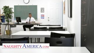 Cute student Sherrie Moon needs Professor's cock to focus