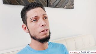 All natural hottie Vienna Black fucks boyfriend's friend as payback