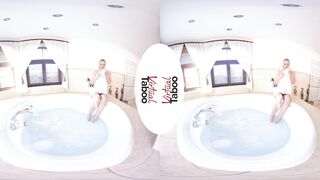 Bathtime With MILF Natalie