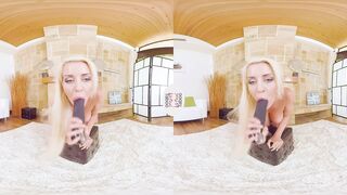 Hungry Cougar Mom Sienna