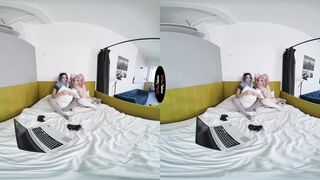 Cosplay With Happy Ending