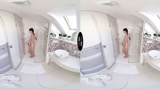 Taking Shower With Kate Rich