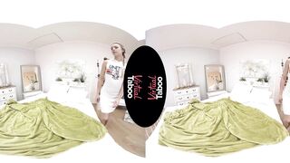 Epic Prank On Sis: Big Snakes Attack!