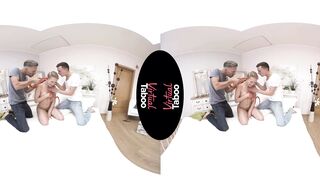 Epic Prank On Sis: Big Snakes Attack!