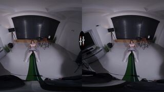 Professor's Mini-Golf Bet: Pussy Pleads to Stay in School