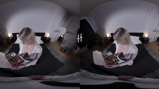 Eliza Eves' Morning Delight: Boss's Assistant Fills Her Cravings