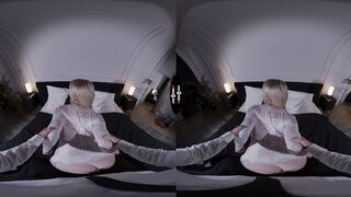 Eliza Eves' Morning Delight: Boss's Assistant Fills Her Cravings