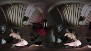 Rich Bitch Liya Silver Tamed by Tough Courier