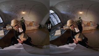 VR Lesson: Teacher Tiffany Explores Students' Curiosity