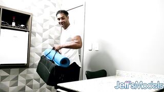 Black SSBBW Thammy Leviemont Blows a Stud